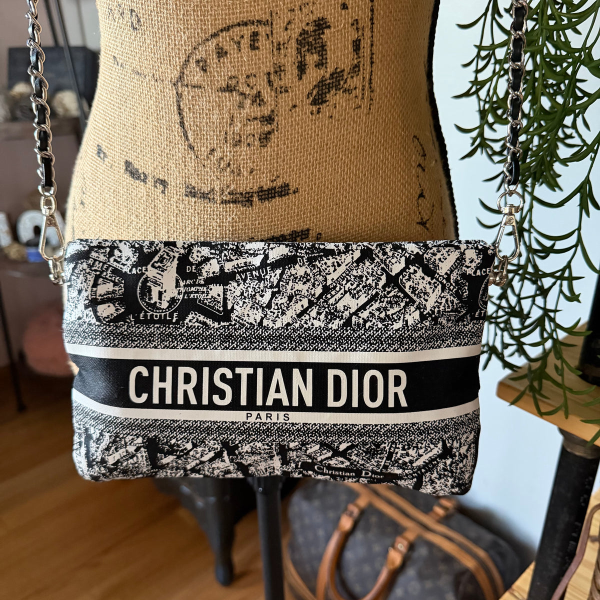 The Junco Crossbody Bag - Dior in Paris – Beauty Bird Vintage