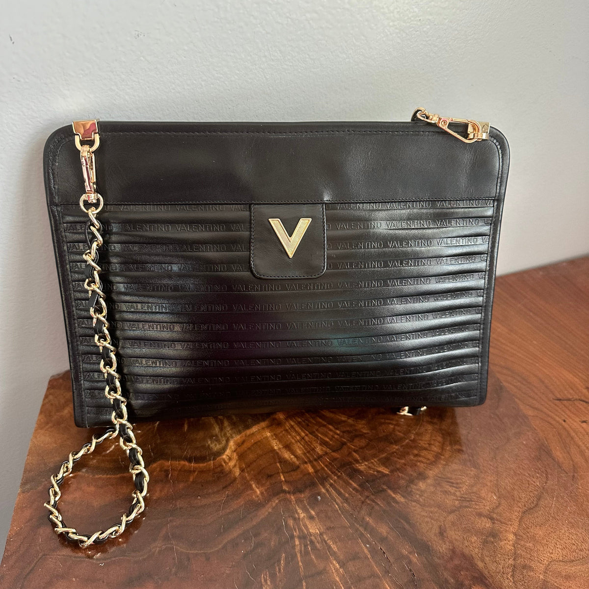The Swan Crossbody Bag Vintage Valentino in Black Beauty Bird Vintage