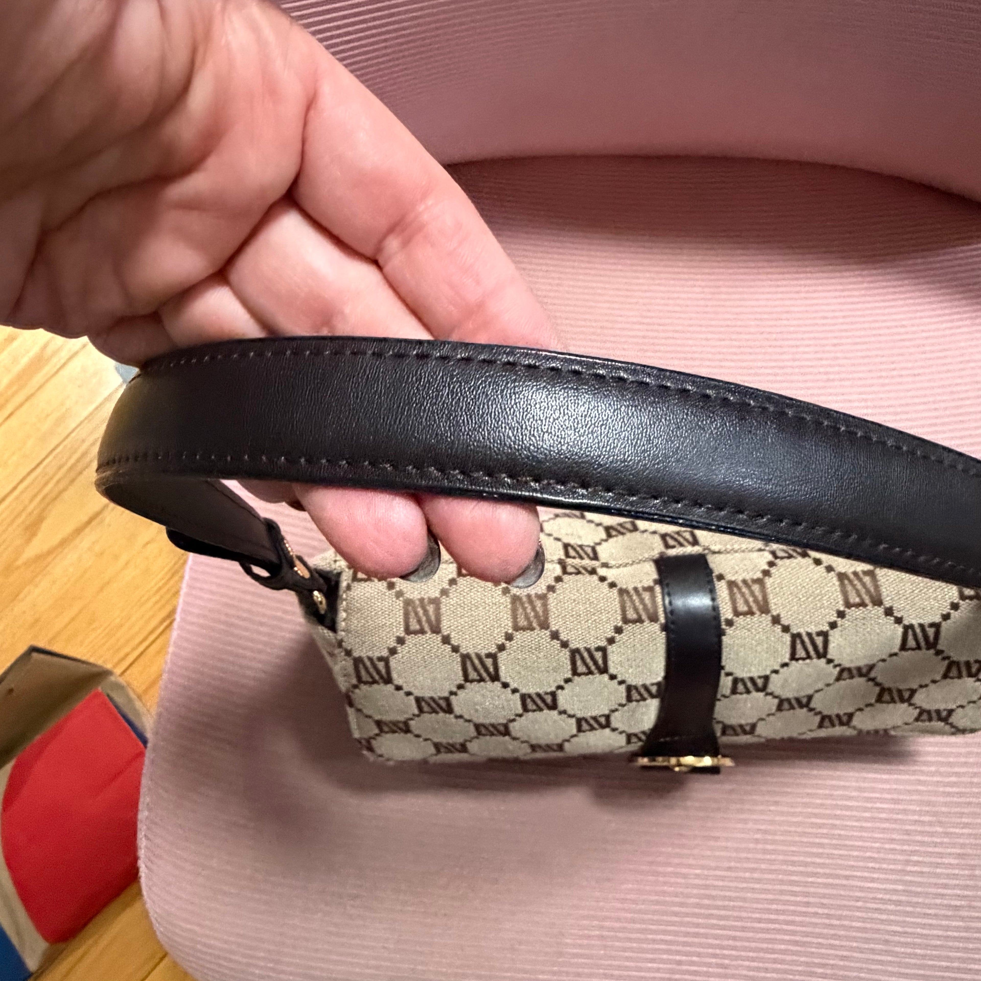 The Junco Shoulder Bag - Diana Valentino in Brown