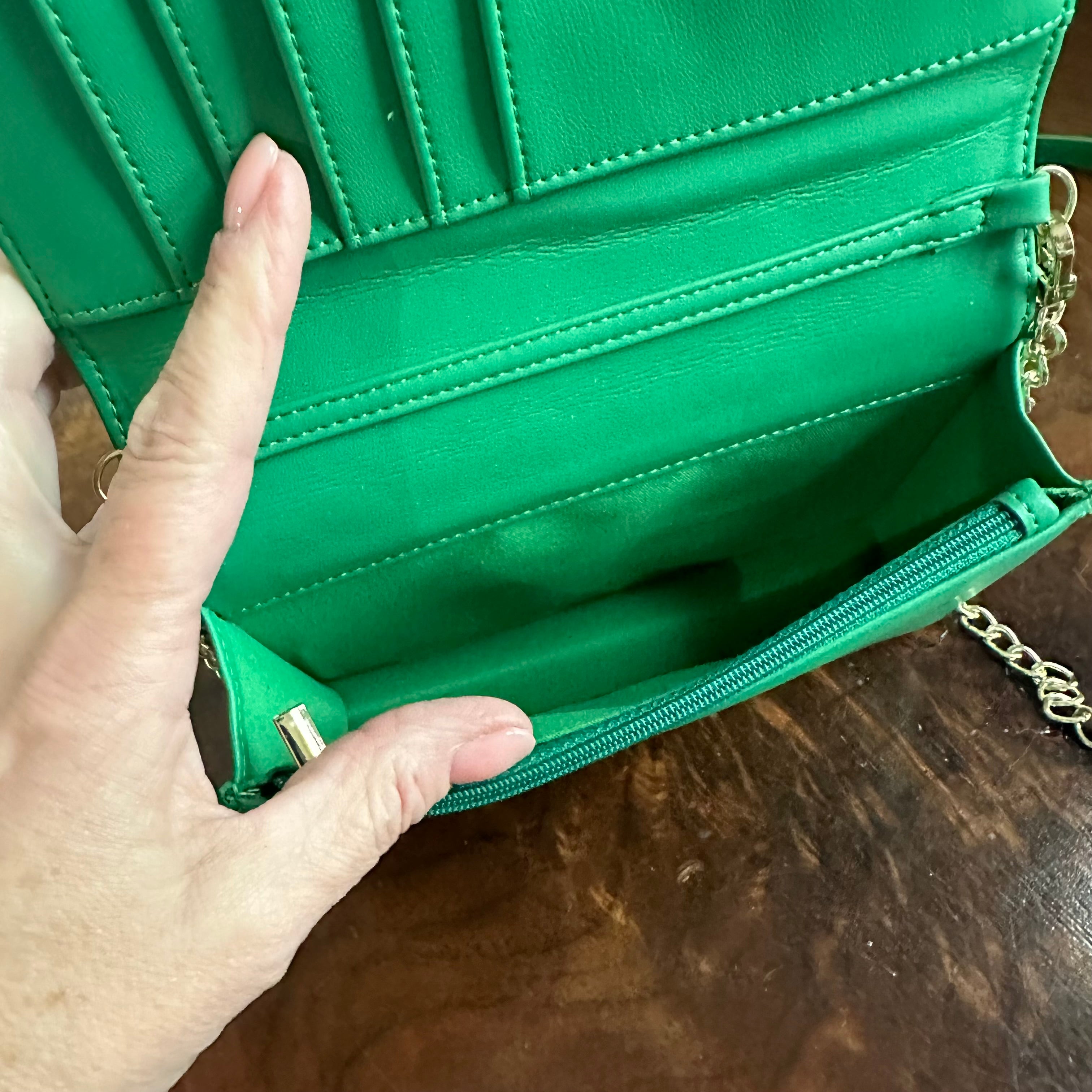 Button Bag - Spring Green Phone Crossbody with Gucci Bee Button