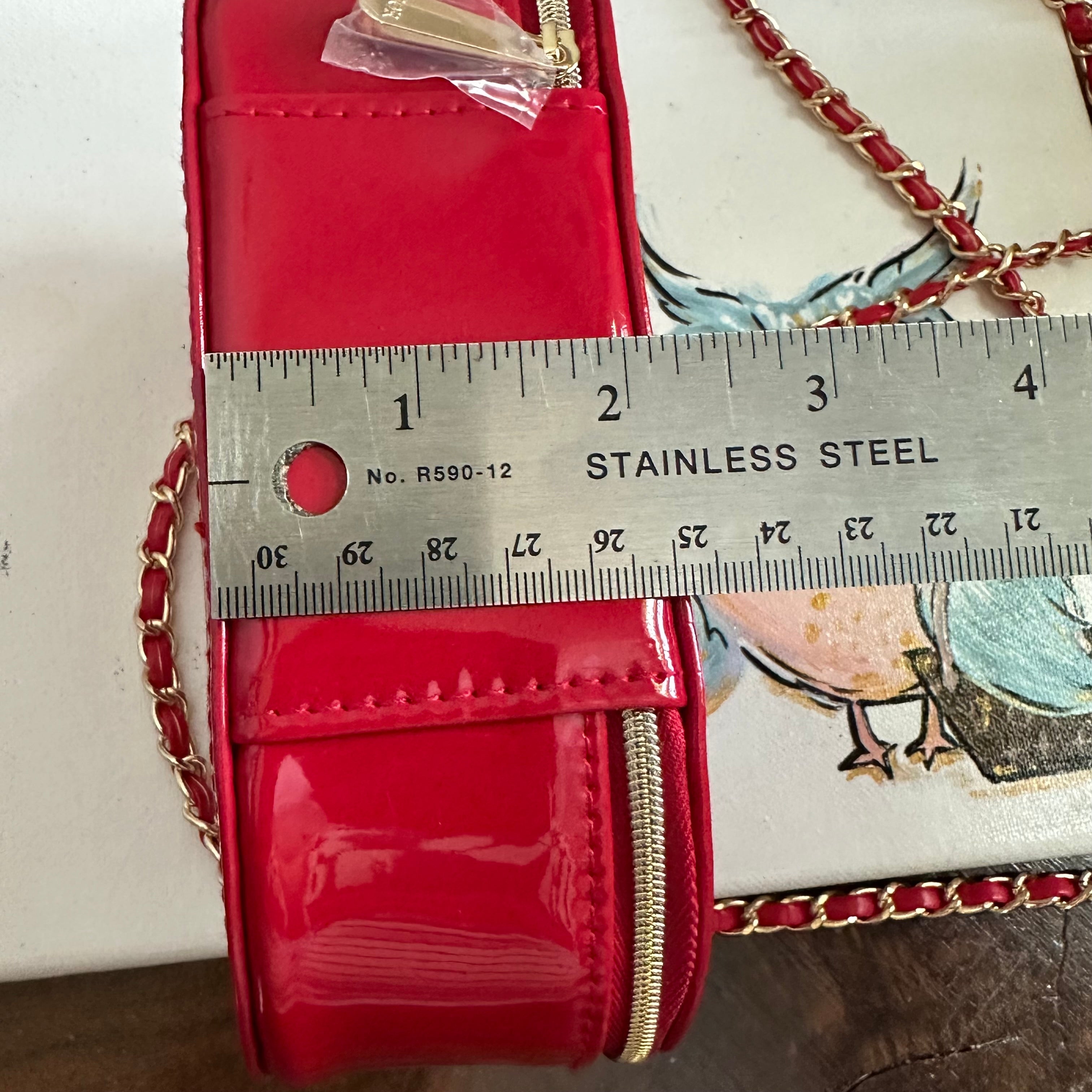 The Junco Crossbody Bag - Oval Dior in Red