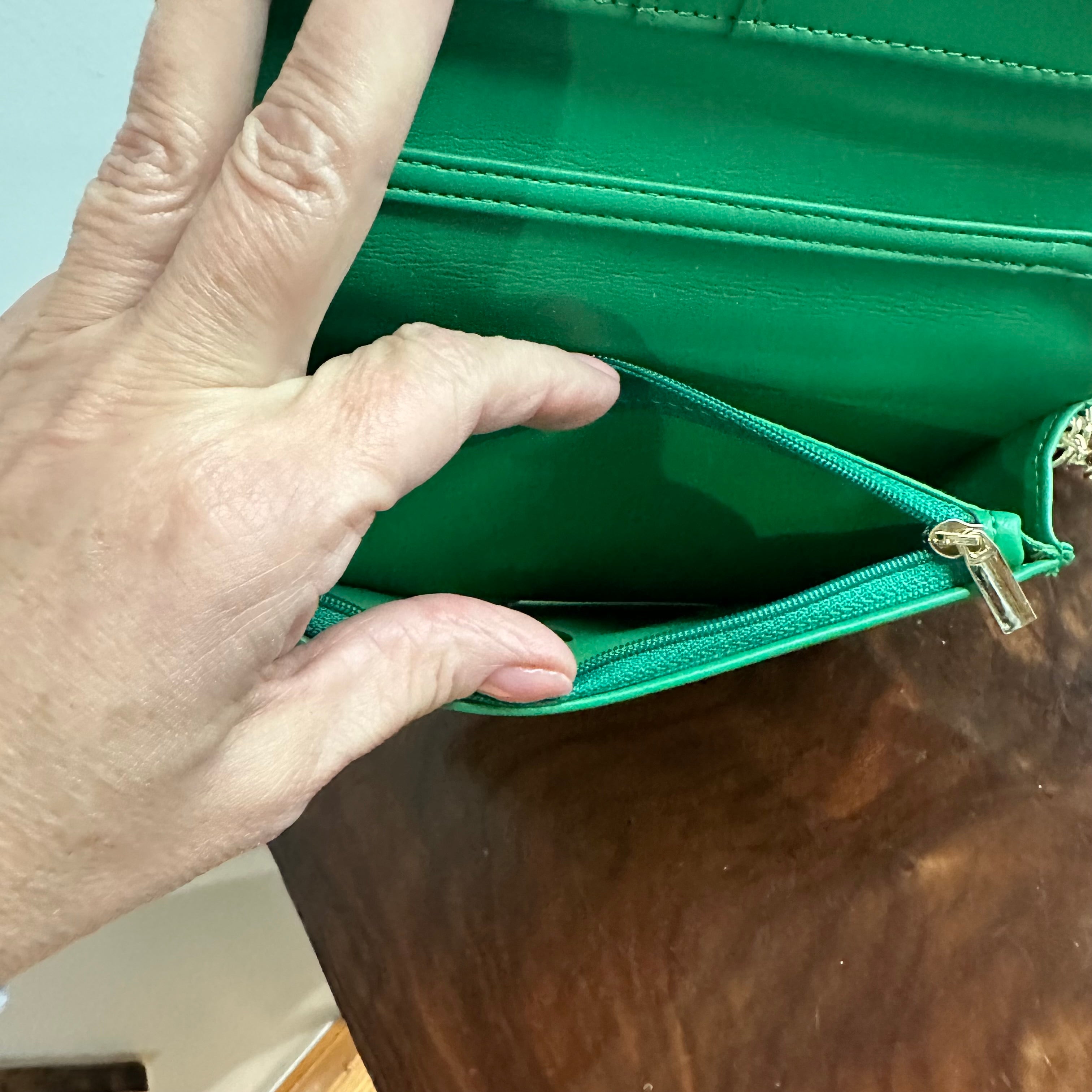 Button Bag - Spring Green Phone Crossbody with Gucci Bee Button