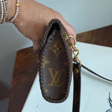 The Handmade Junco Crossbody - Vintage Monogram  LV in Dark Brown