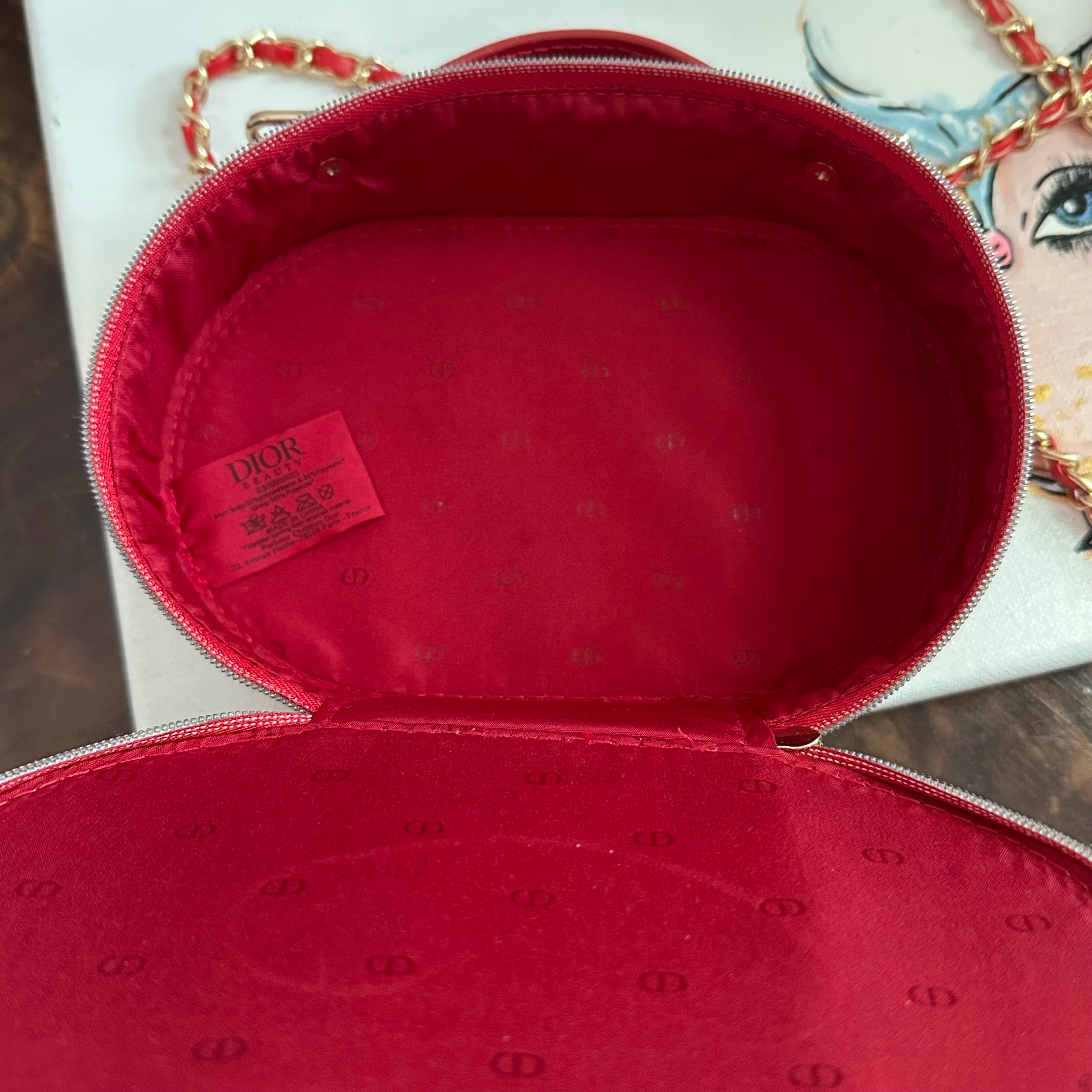 The Junco Crossbody Bag - Oval Dior in Red