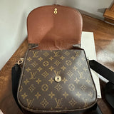 The Swift Crossbody GM - Vintage Monogram in Black
