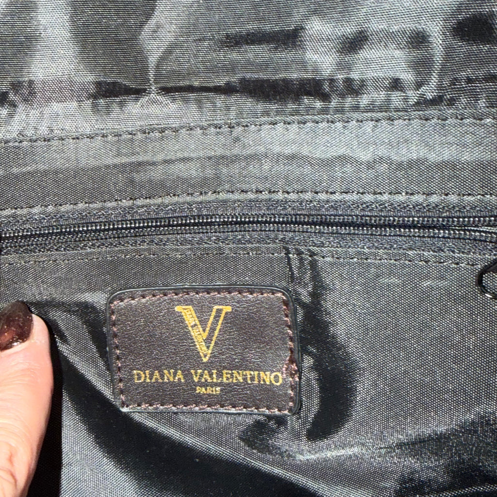 The Junco Shoulder Bag - Diana Valentino in Brown