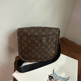The Swift Crossbody GM - Vintage Monogram in Black