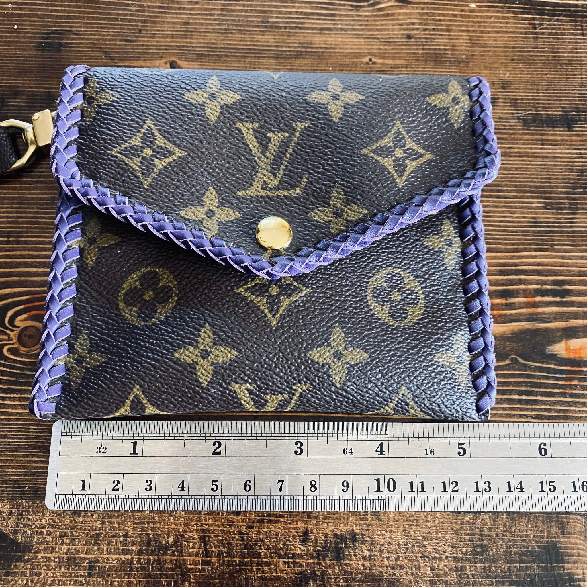 louis vuitton card holder with keychain
