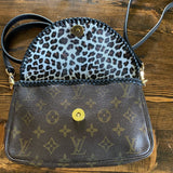 The Junco - Vintage Monogram in Black Crossbody Bag