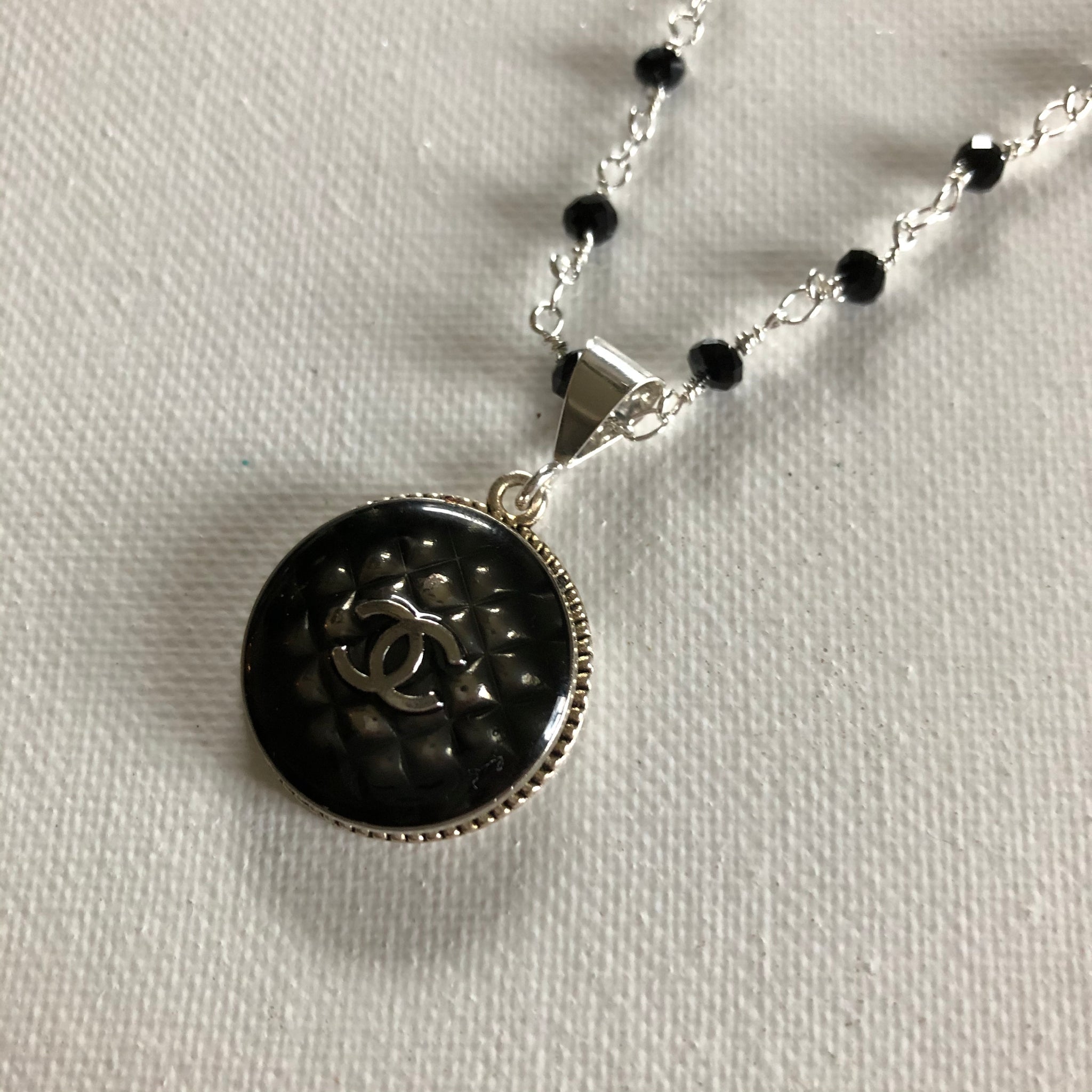 CC Black & Gold Button Pendant Necklace — singulié